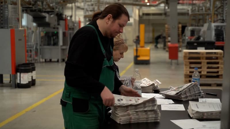 Průměrná měsíční mzda rostla nad očekávání. Lidé si reálně polepšili o více než pět procent