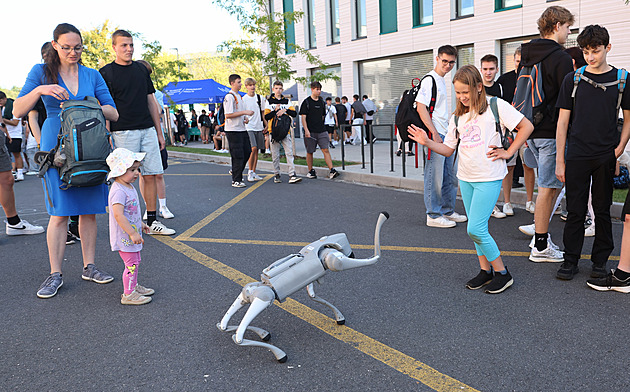 Školáci si na Art & Science vyzkoušeli jednoduché vědecké experimenty