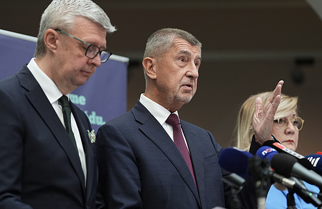 Volby by vyhrálo ANO s 30,7 procenta. Do Sněmovny by prošli i Motoristé