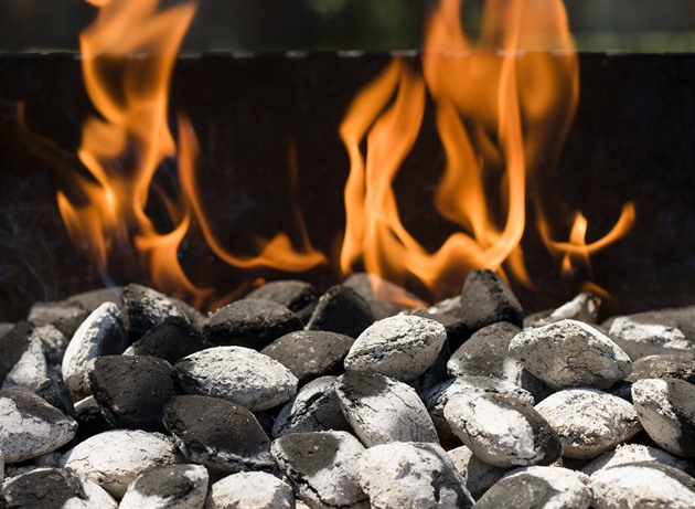 Dva lidé popálení při výbuchu chemikálie v Sušici zůstávají v nemocnici