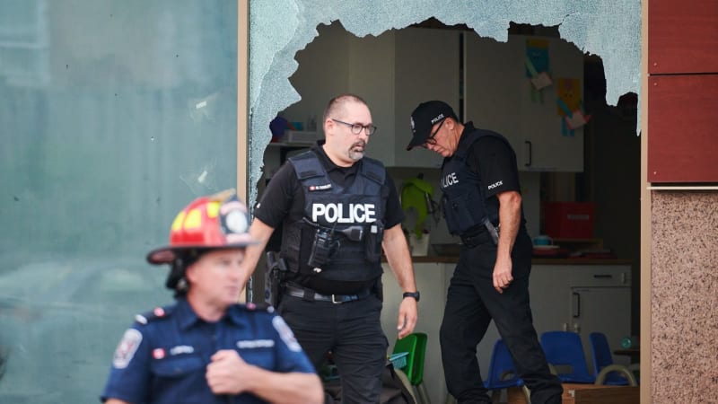 Senior v Torontu autem prorazil okno školky. Zabil 18měsíční dítě, dalších 6 zranil