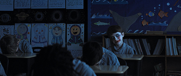 GLOSA:  Děs i humor. Hodina zmizení je vydatné sousto pro hororové mlsaly