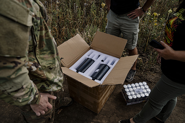 Není úniku. Ruské vojáky loví české drony s optovláknem, nedají se zarušit