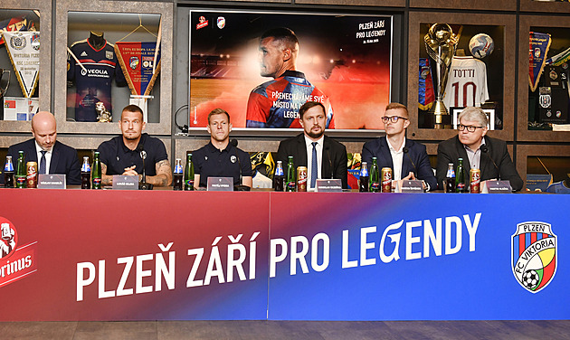 Fotbalová Plzeň září pro legendy. Vydra se těší, až z něj sudí udělá Svobodovou