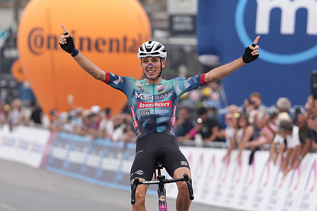 Skvělá zpráva pro českou cyklistiku. Novák povýší do world tour, získal ho Movistar