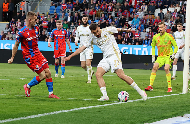 ONLINE: Sparta - Plzeň, domácí Mercado za Haraslína, Kuchta mezi náhradníky