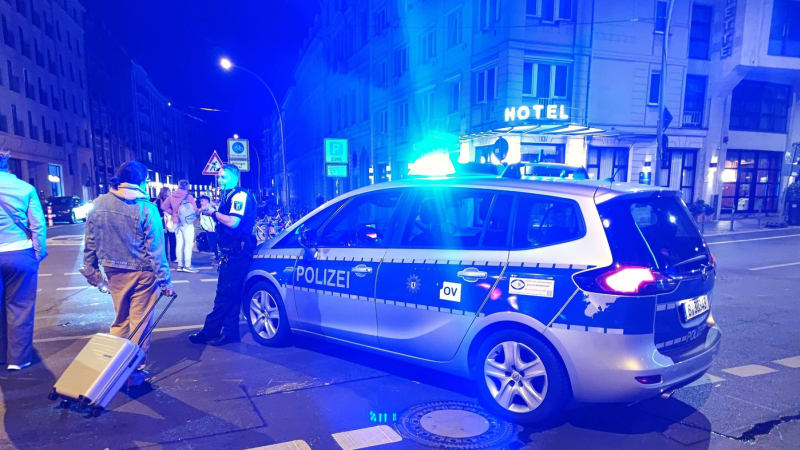 Řidič na pouti v Německu záměrně najel do lidí, pět jich zranil. Svědci popsali jeho chování