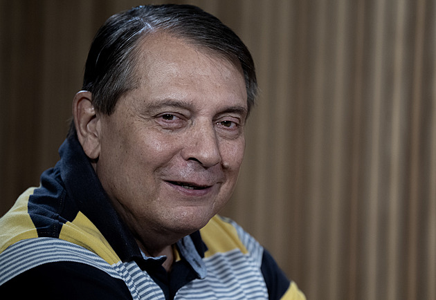 Česká suverenita ve volbách 2025: další návrat Jiřího Paroubka? Co slibuje tentokrát