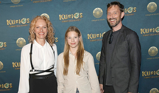 Kristinu Kloubkovou diriguje dcera. Musela si pořídil obří tepláky