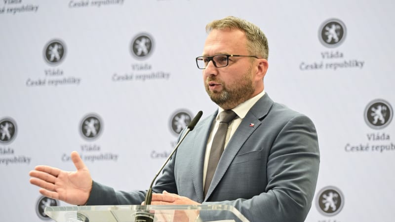 Důchody se zvýší, Jurečka uvedl částku. Přilepší si i vězni komunistického režimu