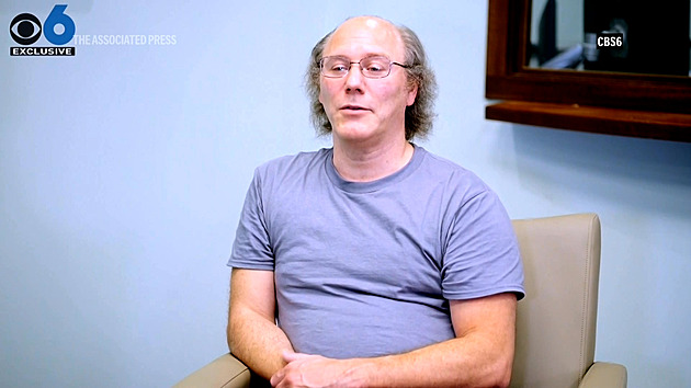 Muž se přiznal k vraždě v přímém přenosu. Chválil i moderátora, jak umí klást otázky