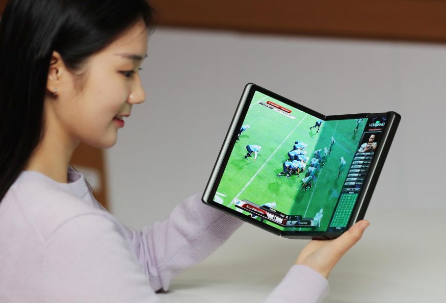 Nadvakrát ohebný Samsung je na spadnutí. Uniklé animace ukazují, co všechno zvládne