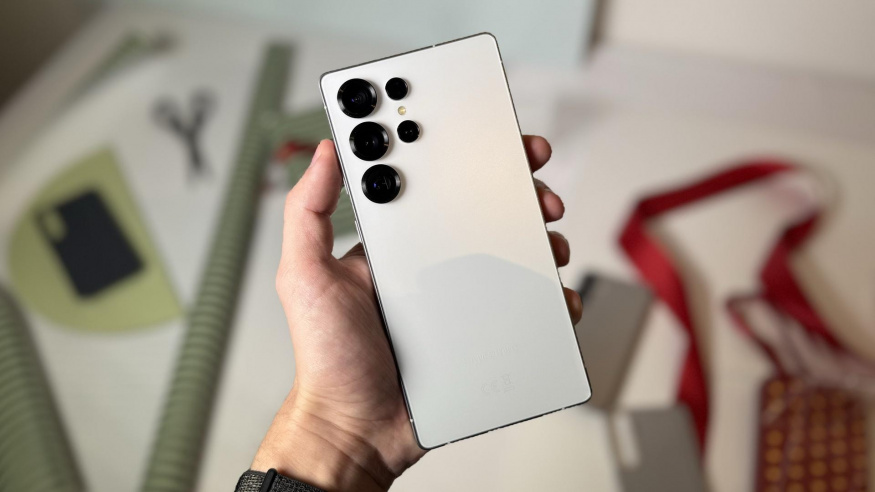 Samsung se hodlá inspirovat u Applu, zvažuje implementaci kontroverzní funkce