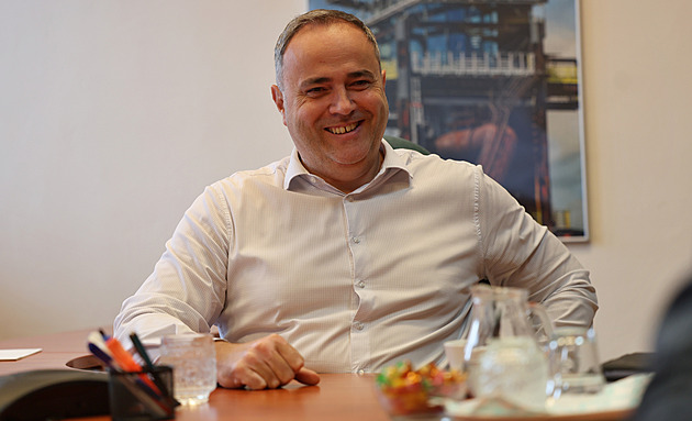 Výroba i propouštění. Snem je elektrická oblouková pec, říká generální ředitel Nové huti