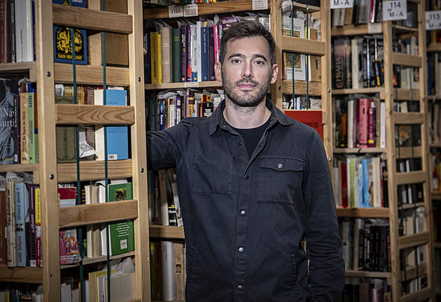 Láká nás Benelux. Šéf Knihobotu o pozadí úspěchu i kritice a výzvě k bojkotu