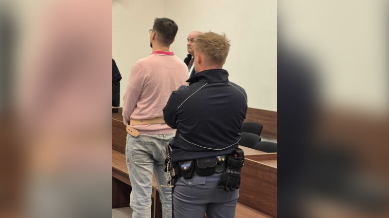 Muž polil ve Frýdku-Místku ženu benzinem a zapálil. Soud mu uložil výjimečný trest