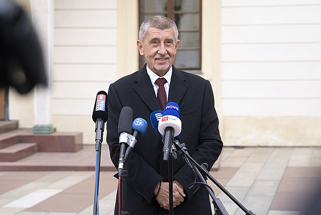 Babiš přijel na Hrad informovat prezidenta Pavla o jednáních o nové vládě