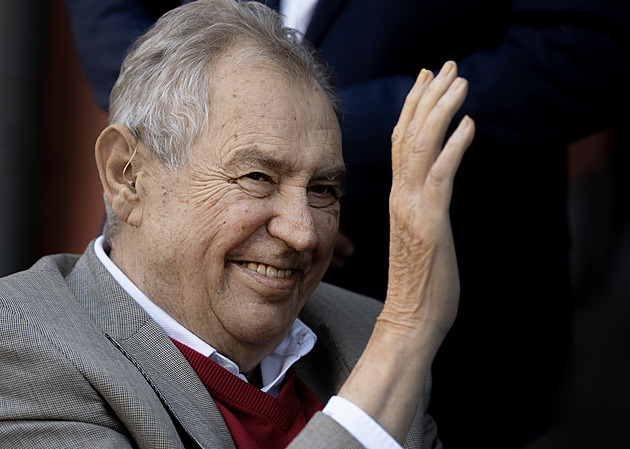 Miloš Zeman je opět v motolské nemocnici, k jeho stavu se vyjádří rodina