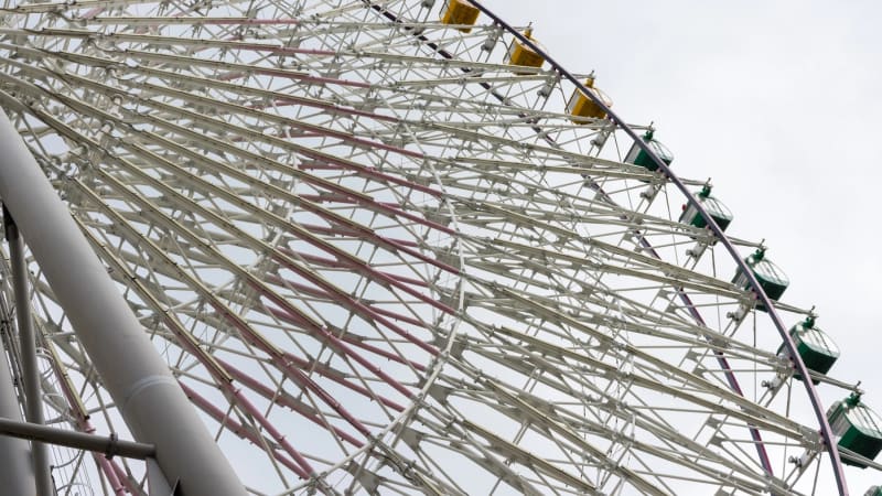 Drama na slavnostech v USA: Dvě dívky vypadly z ruského kola