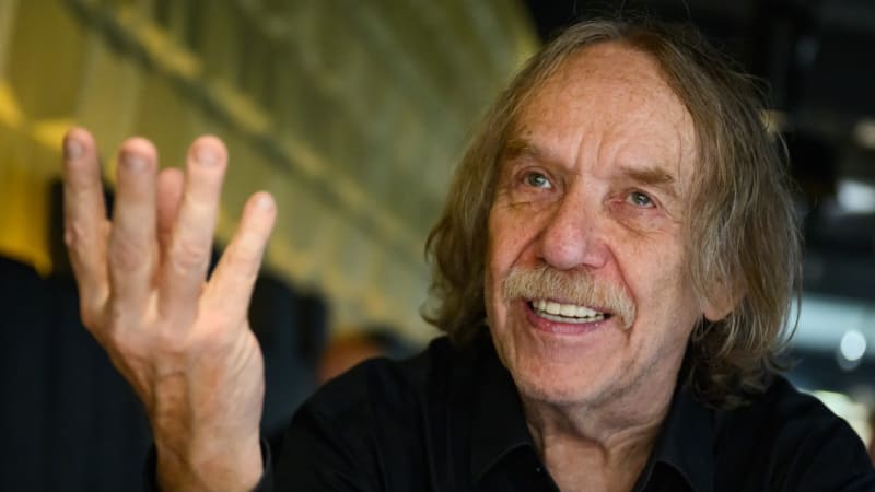 GLOSA: Ukrajina p*čo, mohl by hrdě hlásat Nohavica. Radši zlehčuje milion padlých