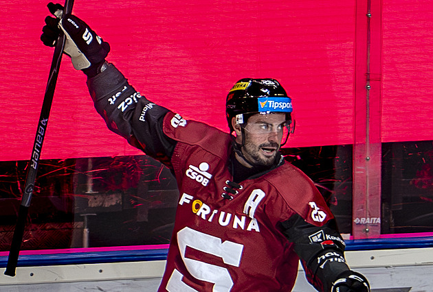 Další dva roky pro oporu. Mám ke Spartě speciální vztah, těšilo Řepíka po podpisu