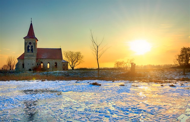 Kousek kostela doma? Ikonu Pálavy ničí i turisté, oprava je v nedohlednu