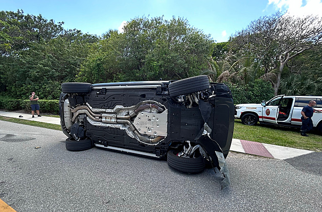 Golfista Woods měl po autonehodě skelné oči a dvě tablety analgetik v kapse