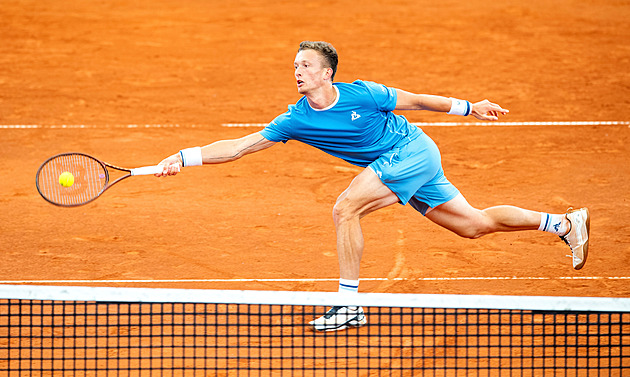 Lehečka otočil duel s Tabilem, v Monte Carlu čeká i Macháče třetí kolo