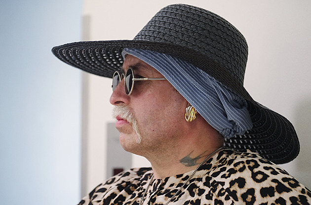 Uprchlou německou extremistku, která změnila pohlaví, zadrželi policisté v Česku