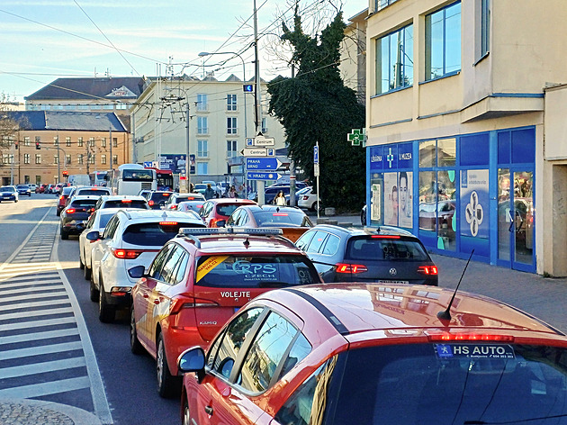 Další omezení pro řidiče v Českých Budějovicích. Jak se vyhnout početným uzavírkám?