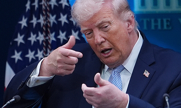 Vzpamatujte se, jste slabý, plísnil papeže Trump. Názory nezměním, reagoval Lev XIV.