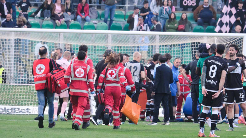 Neštěstí při fotbale: Syn slavného Jürgena Klinsmanna si zlomil v italské lize krční obratel