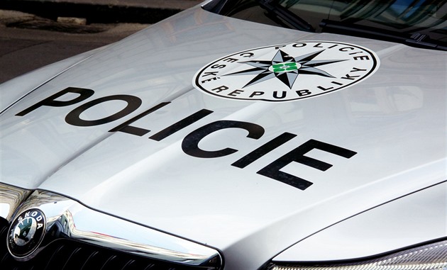 Únos osmnáctiletého mladíka. Násilníci ho čtyři dny drželi v domě, pak ho vydírali