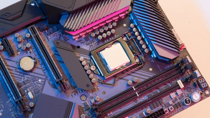 Nejen procesory, ale i desky: Intel ustoupí a povolí přetaktování i na levnějších základovkách