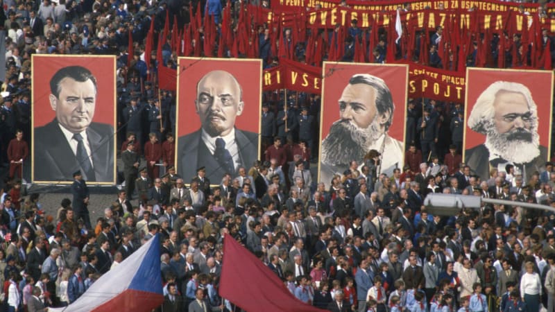 Zlatá KSČ i odpor: Pamětníci vyprávějí o 1. máji. Do průvodu mě nahnali jen jednou, říká Milan
