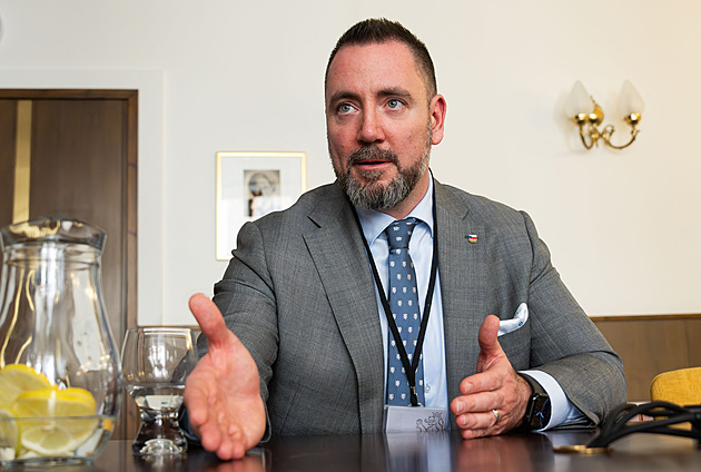 Ministr Červený nepřiznal dům. Bude to řešit přestupkový úřad, uvedl resort