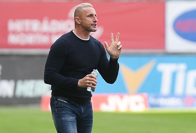 Upřímný Šustr: Sestoupili i slavnější, život jde dál. Disciplinárka? Nechci být ovce
