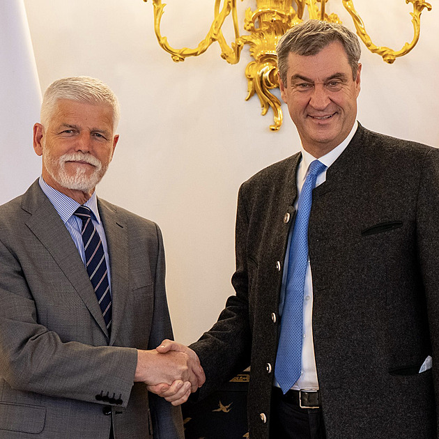 Pavel jednal s bavorským premiérem o lepších vztazích. Macinka to kritizoval