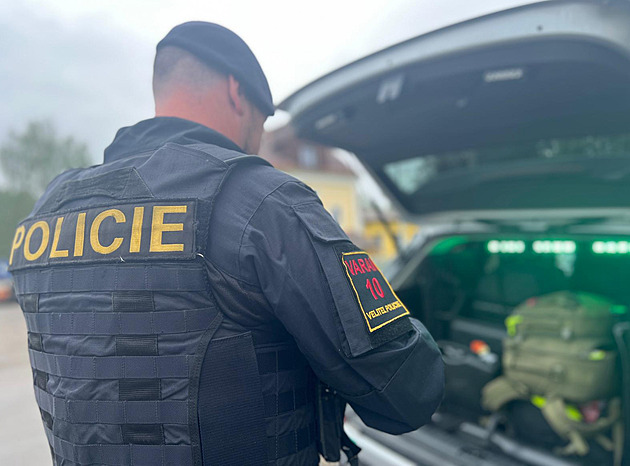 V Kynšperku nad Ohří se našla část lidského těla, v akci jsou desítky policistů