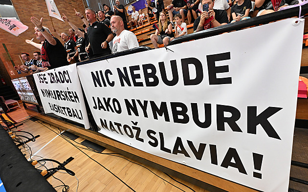 Ani starý buben do Prahy nepošlou. Nymburští se bouří proti sloučení se Slavií