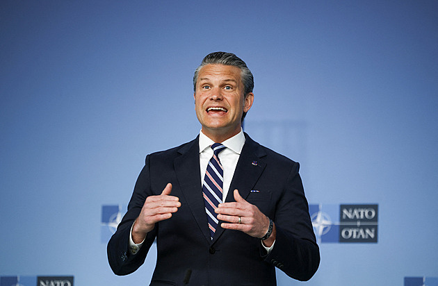 USA přehodnotí svou přítomnost v Evropě, Hegseth chce „návrat“ k tvrdé alianci