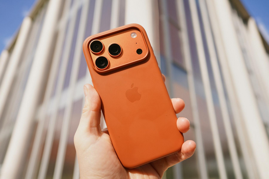 iPhone jako antikoncepce? Podle expertů se nerodí děti právě kvůli mobilním telefonům