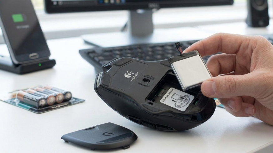 Logitech kvůli EU mění strategii: pro Evropu vyrobí speciální myši s vyměnitelnou baterií